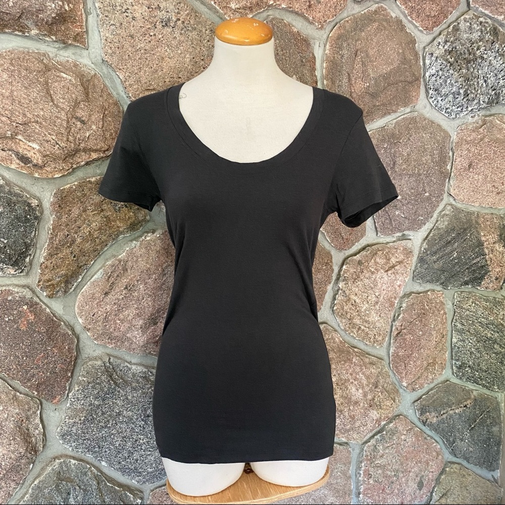 3 for $25.👚Black figure fitting T shirt